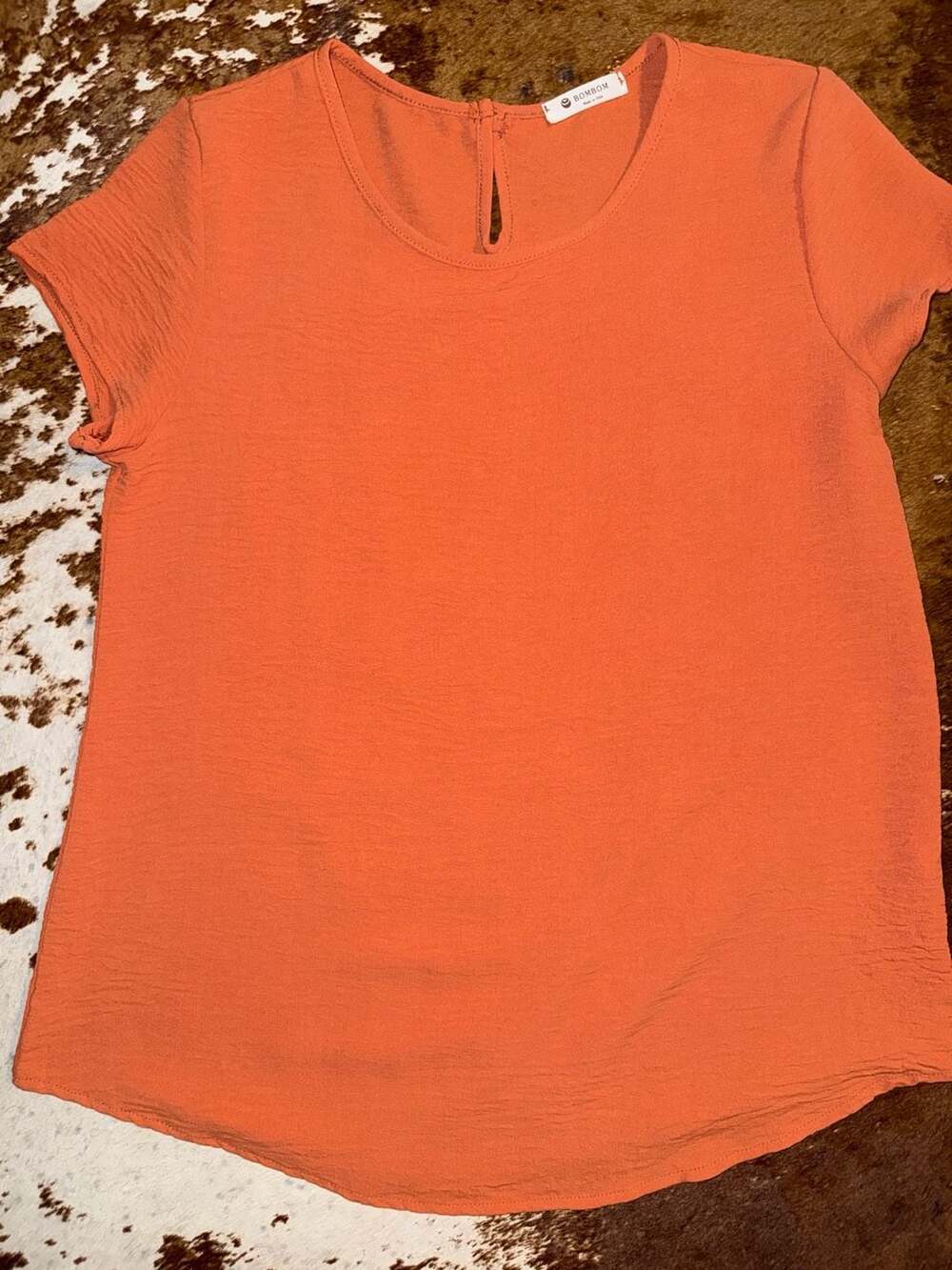BOMBOM Women's Short Sleeve Textured Blouse Size Small